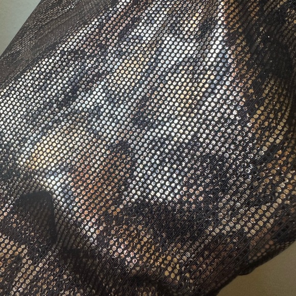 Snakeskin Metallic Crop Top - Picture 4 of 5